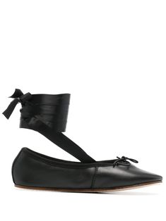 black calf leather grained texture grosgrain ribbon trim satin trim round toe bow detailing branded leather insole flat leather sole tie-fastening ankle strap Repetto Sophia, Ballerina Shoes, Ribbon Trim, Leather Fabric, Grosgrain Ribbon, Flat Shoes Women, Calf Leather, Black Shoes, Ankle Strap