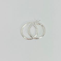 Sterling Silver 925 Small Hoop Earrings With Polished And Brushed Accents Girl Or Women Each Earring Measures Approximately 20 Millimeters Aretes Argolla Con Diseo New Jewelry Check Out My Other Jewelry Silver Mini Hoop Earrings, Earrings Aesthetic Silver, Gold Hoop Earrings Aesthetic, Hoop Earrings Aesthetic, Shiny Earrings, Small Drop Earrings, Small Gold Hoop Earrings, Dior Earrings, Small Gold Hoops