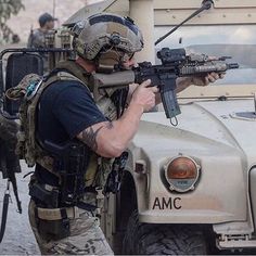 Tactical Operator, Army Soldiers, Us Special Forces, Special Operations Forces, Tactical Gear Loadout, Combat Gear