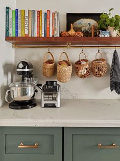 the kitchen counter is clean and ready for us to use