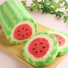 Watermelon Roll Cake, Watermelon Birthday Cake Ideas, Watermelon Cake Design, Watermelon Recipes Dessert, Watermelon Desserts, Watermelon Dessert, Dessert Drawing, Red Radish, Fast 800