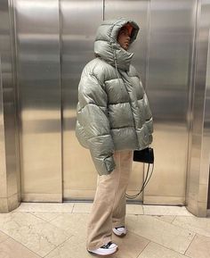 Oversized Outfit Street Style, Winter Puffer Jacket Outfits, Oversized Jacket Outfit, Oversize Outfit, Drip Fits