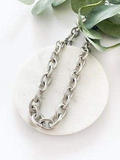 Chunky Chain Necklace Silver, Heavy Large Link Necklace, Tarnish Free Silver Choker, Bold Stainless Steel Metal, Trendy Statement Jewelry - Etsy Romantic Style Outfit, Chain Necklace Silver, Chunky Chain Necklace, Chunky Statement Necklace, Chunky Chain Necklaces, Silver Choker, T Shirt And Jeans, Organza Gift Bags, Romantic Style