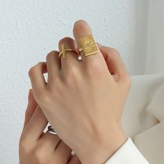 FACIAL GEOMETRY SQUARE RING – MANDUORAN Face Ring, Gold Face, Gold Statement Ring, Square Ring, Midi Rings, Waterproof Jewelry, Square Rings, Matching Gifts, Canada Post