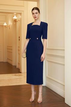 Woman Suit Fashion Wedding Guest, Classic Evening Dresses Classy, Modest Petite Fashion, British Wedding Guest Attire, Sheath Dress Work, Formal Attire Women, Corporate Dresses, Queen Anne Neckline, Formal Chic