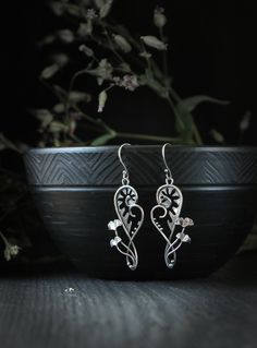 ITEM DESCRIPTION: Size H 6 x W 2 cm (2 x 2/3 inches) with closure. Weight - 3 g of each other, very light and comfortable. Absolutely wonderful and unique silver earrings with fern koru and ginkgo leaves. These plants intertwine, grow and look almost alive. I made these botanical earrings without gemstones. But you can order them with different gemstones if you want. Jewelry will come to you in a gift box - ready for gifting. More jewelry with fern leaves in my shop: https://www.etsy.com/shop/Ur Leaf-shaped Jewelry With Matching Earrings, Leaf-shaped Jewelry With Matching Earrings For Gift, Nature-inspired Leaf-shaped Jewelry With Matching Earrings, Adjustable Delicate Silver Earrings, Nature-inspired Sterling Silver Flower Earrings, Silver Nature-inspired Metal Earrings, Leaf-shaped Jewelry Gift, Nature-inspired Silver Metal Earrings, Sterling Silver Leaf Earrings With Ear Wire