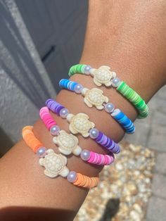 Beach Bracelets Aesthetic, Hawaii Bracelets, Hawaii Accessories, Summer Jewelry Beach, Make Clay Beads, Colorful Bead Bracelets, Clay Bead Necklace