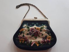 Beautiful, well-preserved vintage women's bag Tapestry Handbags, Clutch Handbag, Evening Bags, Purses And Handbags, Vintage Ladies, Bag Lady, Tapestry, Handbags, Gift Card