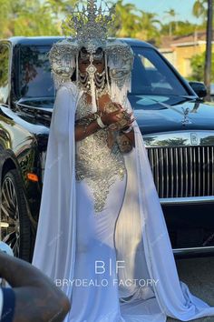 Prom Dress With Cape, Prom Pictures Couples, Jersey Prom Dress, Prom Dress With Train, Prom Inspiration, Dress With Cape, Long Cape, Cute Dresses For Party, Gorgeous Prom Dresses