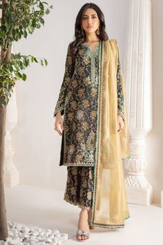 Zille | Pakistani Designer Outfit | Sarosh Salman Gold Dupatta, Zardozi Work, Designer Outfit, Statement Sleeves, Bag Model, Steam Iron, Pakistani Designers, Plastic Bag, Custom Sizing