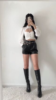 Kpop Concert Outfit, Outfit Inspiration Women, Event Outfit, Football Outfits, Looks Chic, Stage Outfits, Kpop Outfits, Korean Outfits, Concert Outfit