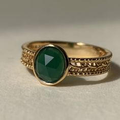 Filigree Vintage Style Engagement Ring Bezel Set Oval Cut Green Diamond CZ Ring May Birthstone Jewelry, Vintage Ring Gold, Gold Rings With Stones, Vintage Emerald Ring, Vintage Onyx Ring, Agate Rings, Promise Rings Vintage, Green Stone Ring, Emerald Ring Vintage