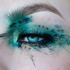 Eye Makeup Glitter, Fashion Make Up, How To Clean Makeup Brushes, Make Up Looks