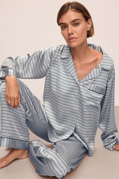 Inez Washable Silk Printed Long PJ Set – Eberjey Cashmere Pajamas, Eberjey Pajamas, Luxury Sleepwear, Womens Pjs, Silk Accessories, Sleep Wear, Pretty Lingerie, Silk Pajamas, Pj Sets