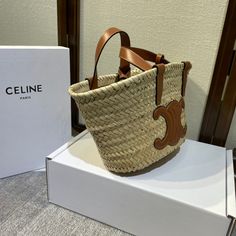 Size: 19cm*20cm*10cm It comes with Dust box, Care manual, Tag, and Paper bag. Lv Purse, Lv Shoes, Lv Handbags, Celine Bags, Lv Belt, Basket Bag, Lv Wallet, Purple Bags, Leather Chain