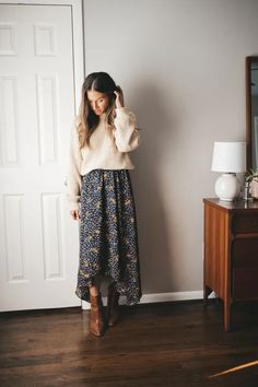 Cute Fall 2023 Outfits, Teacher Work Outfits Fall, Going Out In Cold Weather Outfit, Cute Modern Outfits For Women, Business Outfit With Leggings, Paperbag Skirt Outfit Winter, Cute Boho Fall Outfits, Outfits For High Tea In Winter, Loose Trousers Outfit Casual