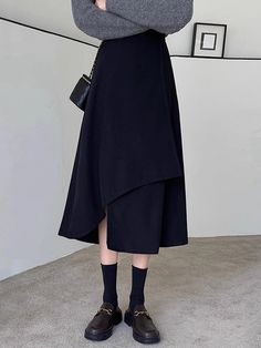 Olivia Mark - High-Waisted Irregular Split Hem Midi Skirt with Large Flared Umbrella Design High Waisted Black Skirt, Black Suit Dress, Umbrella Design, High Waist Long Skirt, Large Umbrella, Umbrella Skirt, Umbrella Designs, High Waist Dress, Split Hem