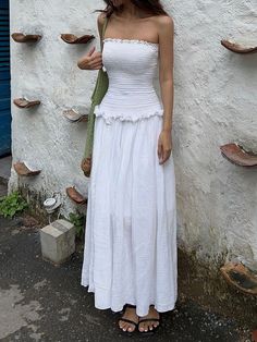 Cotton Blends Shirred Tube Long Dress Clothing Proportions Body Types, Dresses Midi Casual, Summer Dress Inspo 2024, Long Spring Dresses Casual, Long Dress Summer Outfit, Flocorico Dresses, White Italian Dress, Lakehouse Outfit Summer, Italian Clothes Women