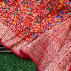 Red Handloom Katan Silk Banarasi Birds Saree - Khinkhwab Silk Banarasi Saree, Saree Banarasi, Banarasi Silk Saree, Bird Motif, Indian Textiles, Katan Silk, Banarasi Saree, Banarasi Sarees, Silk Thread