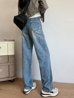 Be the trendsetter of 2023 Autumn-Winter season with our newest sanded baggy jeans for women! This timeless piece of fashion promises to be the standout hero of your wardrobe. perfectly combining the vintage style of the Y2K era with today's fashion ethos.Why You'll Fall In Love High-Waisted Baggy Jeans: Flaunt your curves in this vibrant high-waisted baggy jeans. designed to fit you perfectly and keep you comfortable. Sanded Finish: Its unique sanded finish brings an extra layer of depth. textu Winter Straight Leg Jeans, Trendy Baggy Washed Blue Flare Jeans, Baggy Jeans For Everyday Fall Wear, Trendy Baggy Full-length Jeans, Trendy Baggy Medium Wash Jeans, Baggy Winter Denim Jeans, Winter Straight Leg Jeans With Five Pockets, Straight Leg Winter Jeans, Trendy Full-length Jeans For Everyday