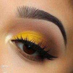 Summer Eyeshadow, Yellow Eye Makeup, Make Up Designs, Black Eye Makeup, Blue Smokey Eye, Makeup Nails Designs