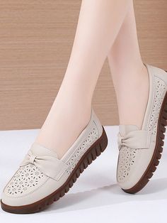 Beige  Collar     Embellished   Women Shoes Mom Shoes, Flats Shoes Comfortable, Elegant Flats, Comfortable Walking Shoes, Style Noir, Comfortable Flats, Casual Flats, Chic Woman, Loafers For Women