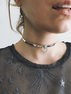 A minimalist design on Sterling silver 925 fully handmade.This choker upgrades all outfits. All of my pieces are fully handcrafted please allow for small variances from piece to piece, as this is the feature of owning one of the kind handmade jewelry. It might also like https://www.etsy.com/listing/510180247/sterling-silver-braceletsterling-silver https://www.etsy.com Feel free to ask me for personal orders or further questions. Choker Simple, Simple Choker, Choker Silver, Sterling Silver Choker, Boho Choker, Neck Choker, Silver Choker, Choker Necklaces, Necklace Sterling Silver