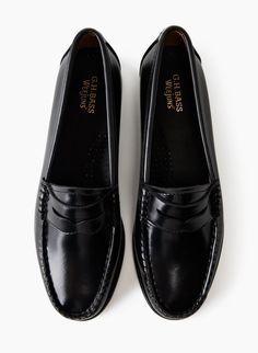 These are beefroll-style penny loafers with traditional moc stitching. They're constructed with premium box leather and feature a cushioned midsole with arch support.

112090 Penny Loafers For Women Outfits, Black Loafers Women's, Penny Loafers Outfit, Loafers For Women Outfit, Loafer Outfits, Loafers Outfit, Timeless Shoes, Love Fall, Love Advice