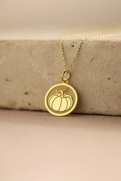 Gold Pumpkin Pendant - Pumpkin Gold Necklace ● Material of pendant: Solid Gold 14k ( REAL GOLD ) ● Metal Stamp: 14k ( REAL GOLD ) ● The pendant is available in 5 sizes: - 12,7 mm / 0.5 inches (Diameter) - 14,0 mm / 0,55 inches ( Diameter ) In the photos - 15,3 mm / 0.6 inches ( Diameter ) - 16,5 mm / 0,65 inches ( Diameter ) - 19,1 mm / 0,75 inches ( Diameter ) ( In the photos the size is 14mm / 0.55 inches Diameter ) ( Jump Ring inner diameter: 4 mm ) ● Material of chain: Solid gold 14k ( REAL Dragon Symbol, Fall Necklace, Gold Pumpkin, Pumpkin Jewelry, Pumpkin Necklace, Gold Pumpkins, Autumn Necklace, Golden Design, Gold Dragon