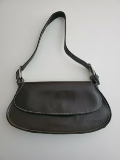 Steve Madden - Small Brown Purse RN 813R2. Condition pre-owned. Bag is showing wear (scuff mark)  on the right hand side handle.  9'' wide 5'' height. Adjustable Strap down 8'' long. Free shipping included. Small Going Out Purse, Mini Purse Aesthetic, 19th Bday, Purse Aesthetic, Vintage Style Bag, Dream Bag, Brown Purse, Brown Purses, Cute Purses