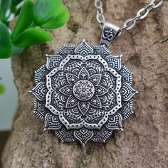 Handmade Antique Silver OM Mandala Pendant Yoga Meditation Art Geometry necklace jewelry amulet religious Flower Of Life Mandala, Om Mandala, Mandala Jewelry, Mala Jewelry, Silver Necklace Simple, Mandala Necklace, Om Pendant, Sacred Geometric, Mandalas Painting