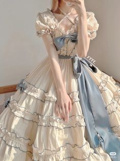 Gaun Abad Pertengahan, Cute Cake, Old Dresses, Vestidos Vintage, Historical Dresses