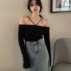 Sexy Knit Top Off Shoulder Comfortable With Stretch Black Crop Top For Club In Winter, Black Off-shoulder Knit Top For Fall, Trendy Black Off-shoulder Sweater, Black Party Sweater, Trendy Off-shoulder Black Sweater, Edgy V-neck Top For Winter, Chic Winter Crop Top For Club, Black Knit Top For Winter Party, Black Knit Top For Winter Night Out