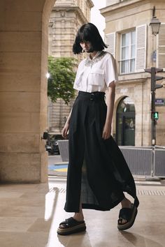 2022 Fashion, Vogue Russia, Midi Maxi Dress, 여자 패션, Fashion Show Collection, Cut Shirts, Summer 2022, Paris Fashion Week, Fashion Inspo Outfits