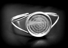 Product Details :- 925 Sterling Silver Bangle Bezel Setting Cup Back Side :- Close Shape - Round Material :- Only Pure 925 Sterling Silver Shipping :- * More then 35$ order value goods automatically converted into free shipping for US buyers only, * Delivery by normal courier will take 15-25 days * If any buyer need items more fast, Then message me for EXPRESS DELIVERY. Resin Work, Sterling Silver Bangle, Sterling Silver Bangles, Silver Bangle, Silver Bangles, Bezel Setting, Round Shape, Silver Rings, Bangles