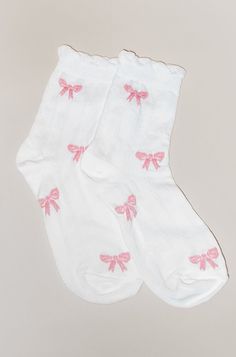 white ankle high socks with dainty pink bow pattern cozy comfy ribbed ruffled edge Preppy Socks, Sock Ideas, Girly Socks, Bows On Clothes, Bow Clothes, Socks Cute, Ruffle Socks, Coquette Socks, Bow Socks