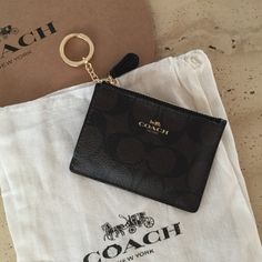 Coach Monogram Leather Key Chain Holder . Measures 3x 2.5 Inches Comes With Dust Bag And Paper Gift Box Coach Monogram, Coach Keychain, Trendy Purses, Bath Body Works Candles, Leather Key Chain, Key Chain Holder, Cute Wallets, Girly Bags, Leather Key Fobs