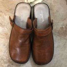 Easy Spirit Leather Clogs Genuine Leather Decorative Buckle Padded Insoles Non Slip Bottoms Super Comfortable! Size 8 Never Worn Excellent Condition Comfortable Flat Heel Mules With Buckle Closure, Comfortable Clogs With Buckle Closure And Flat Heel, Comfortable Clogs With Buckle Closure For Spring, Comfortable Spring Clogs With Buckle Closure, Spring Comfortable Clogs With Buckle Closure, Leather Footbed Closed Toe Mules Of Medium Width, Closed Toe Mules With Leather Footbed, Slip-on Mules With Buckle Closure And Round Toe, Synthetic Round Toe Clogs With Buckle Closure