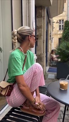 Madrid Street Style, Colorful Summer Outfits, Summer City Outfits, Spanish Outfits, Boho Street Style, Blonde Fashion, Nashville Outfits, City Outfits, Street Style Summer