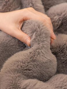 Solid Rabbit Wool Queen Bedcover Sofa Blanket Ada Fashion Latest Sofa Designs, Plush Sofa, Sofa Material, Beautiful Sofas, Low Low, Sofa Blanket, Futon Sofa, Mode Design, Low Iron