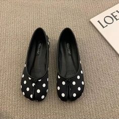 TAVIMART - Split toe flats ballet shoes woman slip on loafers soft bottom moccasins silver flat ballerina single tabi ninja women shoes Silver Flats, Black Houndstooth, Trotter, Sole Shoes, Black Dots, Lemon Yellow, Ballet Flat Shoes, Black Polka Dot, Red Shoes