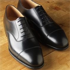 The Whitehall Oxford in Black Best Sandals For Men, Mens Black Dress Shoes, Black Oxford Shoes, Black Shoes Men, Minimalist Shoes, Black Dress Shoes, Oxford Shoes Men, Leather Dress Shoes, Denim Blouse