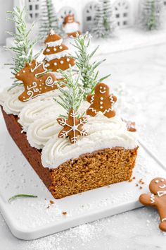 Decorated Pound Cake Loaf, Tomte Gingerbread Cake, Loaf Cake Decorating Ideas, Ginger Loaf Bread, Christmas Decor Cake Ideas, Christmas Loaves Recipes, Ginger Bread Loaf Cake, Iced Gingerbread Loaf, Gingerbread Cake Frosting