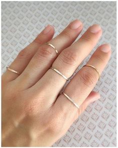 One of our most popular items, this set of 5 silver rings is elegant and timeless. Perfect on its own, you can also add one of our organic rings to create your own, unique statement. ️Material: Sterling Silver Rose Gold Stackable Rings, Best Friend Rings, Hammered Gold Ring, Friend Rings, Oxidized Silver Rings, Raw Gemstone Ring, Stackable Rings Silver, Gold Heart Ring, Dainty Gold Rings