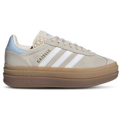 Gazzeleadidas Shoes, Gazelle Bold Shoes Outfit, Popular Shoes For Teens, Adidas Gazelle Aesthetic, Aesthetic Shoes Sneakers, Shoe Ideas For Women, Platform Gazelle, Gazelle Outfit, Gazelle Bold Shoes