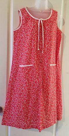 NPC Fashions Vintage Red Floral House Dress Large. There are no size or material tags. Please refer to measurements. Great vintage condition with no rips tears or stains. I am not an expert but judging by the style and label I’m estimating this piece was made in the 70s, making it approximately 40 years old!! Vintage items of this age and minimal wear are RARE! Table Cloth Dress, Vintage House Dress, Grandma Dress, Floral House, 50s Outfits, House Dresses, Reversible Dress, 60s Mod, Hair Color Blue