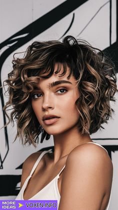 22 Choppy Bob Haircuts for All Shapes: Winter Update 2024 - 2025 Long Choppy Bobs, Winter Update, Medium Short Haircuts, Choppy Bob Haircuts, Hair Curling Tips, Layered Haircuts For Medium Hair, Bob Hairstyles For Thick, Choppy Bob, Choppy Hair