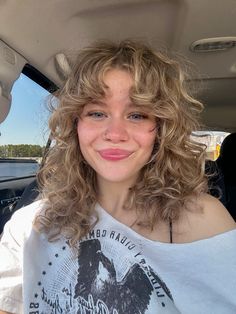 curly hairstyles, curly highlighted hair, bangs, curly bangs, blonde hair, blonde highlights, curls, curly girl Curly Hair Shags, Haircuts For Girls With Curly Hair, Short Curly Hair Bangs Hairstyles, Curly Blond Hairstyles, Blonde Hair Curly Natural, Blonde Highlights Short Curly Hair, Curly Blonde Bangs, Bangs In Curly Hair, Short Curly Haircuts Blonde