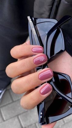 Fall Pinks For Nails, Spring Elegant Nails, Trendy Summer Nails 2024, Soft Summer Nail Colors, August 2024 Nails, September Nail Colors 2024, Basic Nail Colors, Basic Nails Ideas, August Nails Short