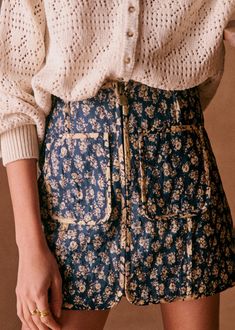 Foxy Skirt - Cara Mix print - Sézane Quilted Skirt, Diy Vetement, Mixing Prints, Mode Inspiration, Parisian Style, Look Fashion, Aesthetic Clothes, Pretty Outfits, Fashion Inspo Outfits